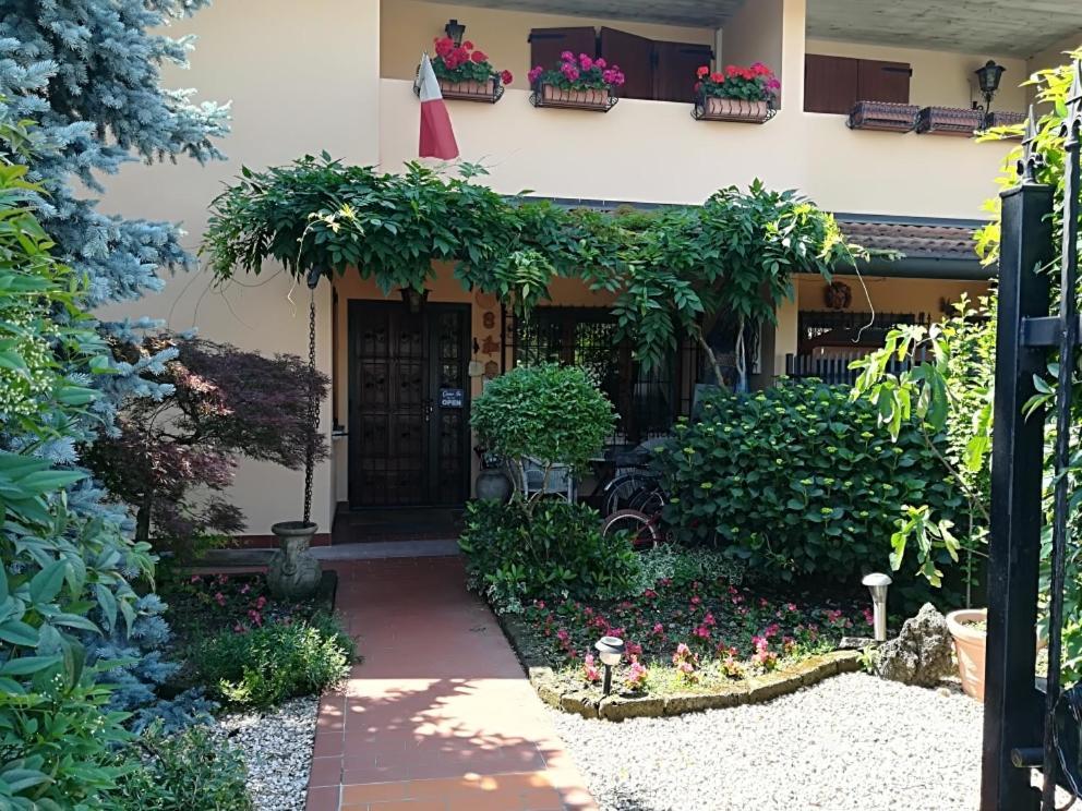 بريمبيت B&B L'Isola Di Casa المظهر الخارجي الصورة