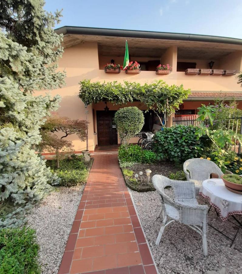 بريمبيت B&B L'Isola Di Casa المظهر الخارجي الصورة